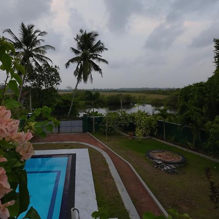 Villa Erika อินดูรูวา ภายนอก รูปภาพ